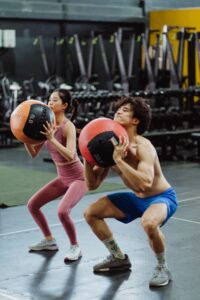 Sheridan students working out at contract free gym Mississauga